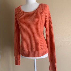 CORAL HI-LOW HEM SWEATER
